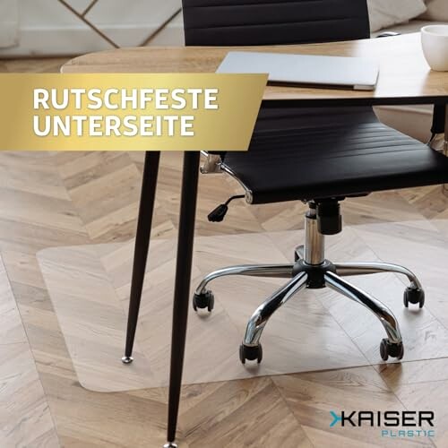 Bürostuhl auf rutschfester Bodenschutzmatte